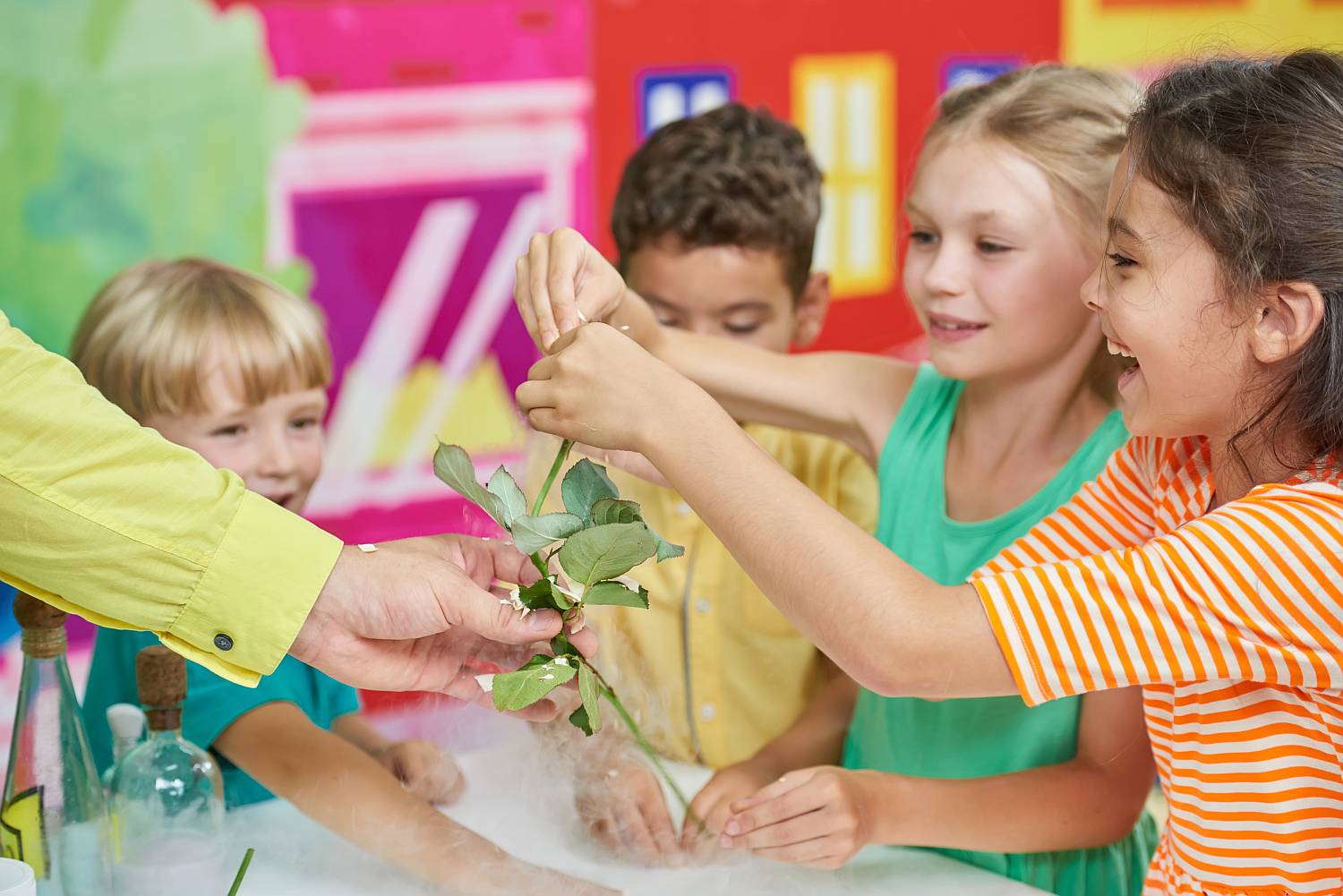 Zaburzenia integracji sensorycznej w wieku przedszkolnym – jak je rozpoznać i wspierać dziecko w grupie?